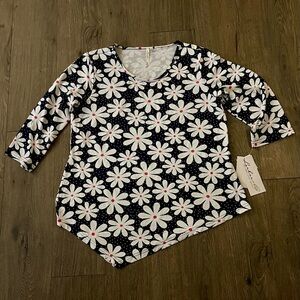 Lulu B Daisy Print Asymmetrical Tunic Top UPF 50 Plus NWT Medium new resortwear​